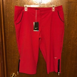 NEW Women’s Nike Golf Dri-fit Capri pants